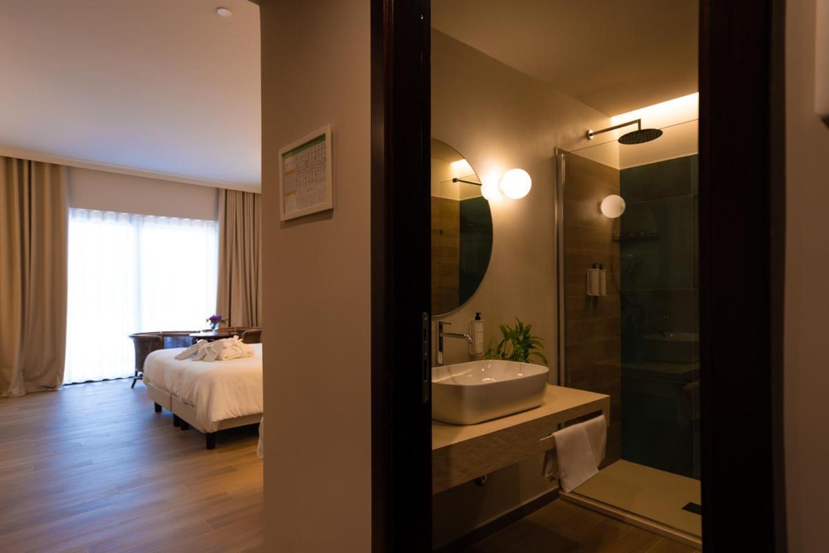 Hotel Schuhmann Paestum Bagian luar foto