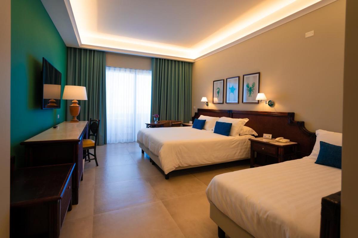Hotel Schuhmann Paestum Bagian luar foto
