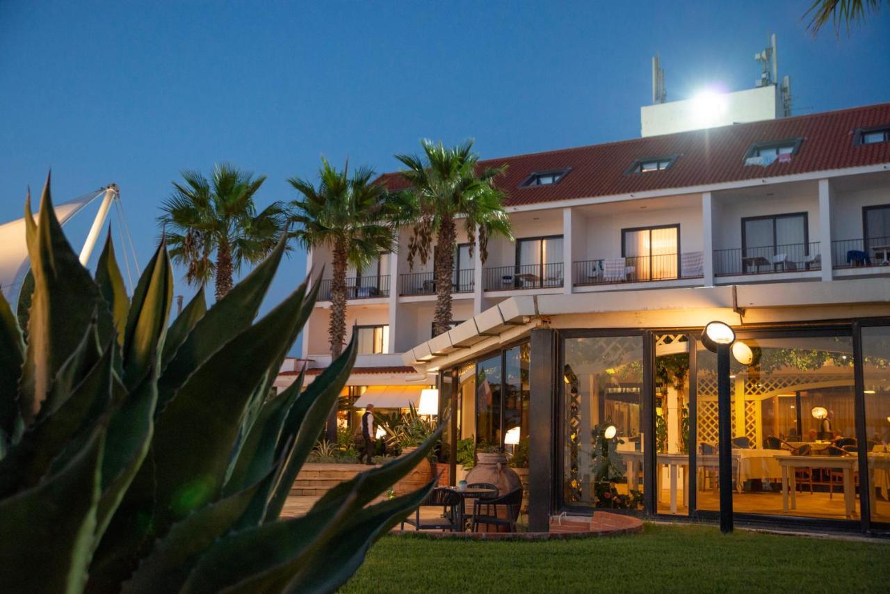 Hotel Schuhmann Paestum Bagian luar foto