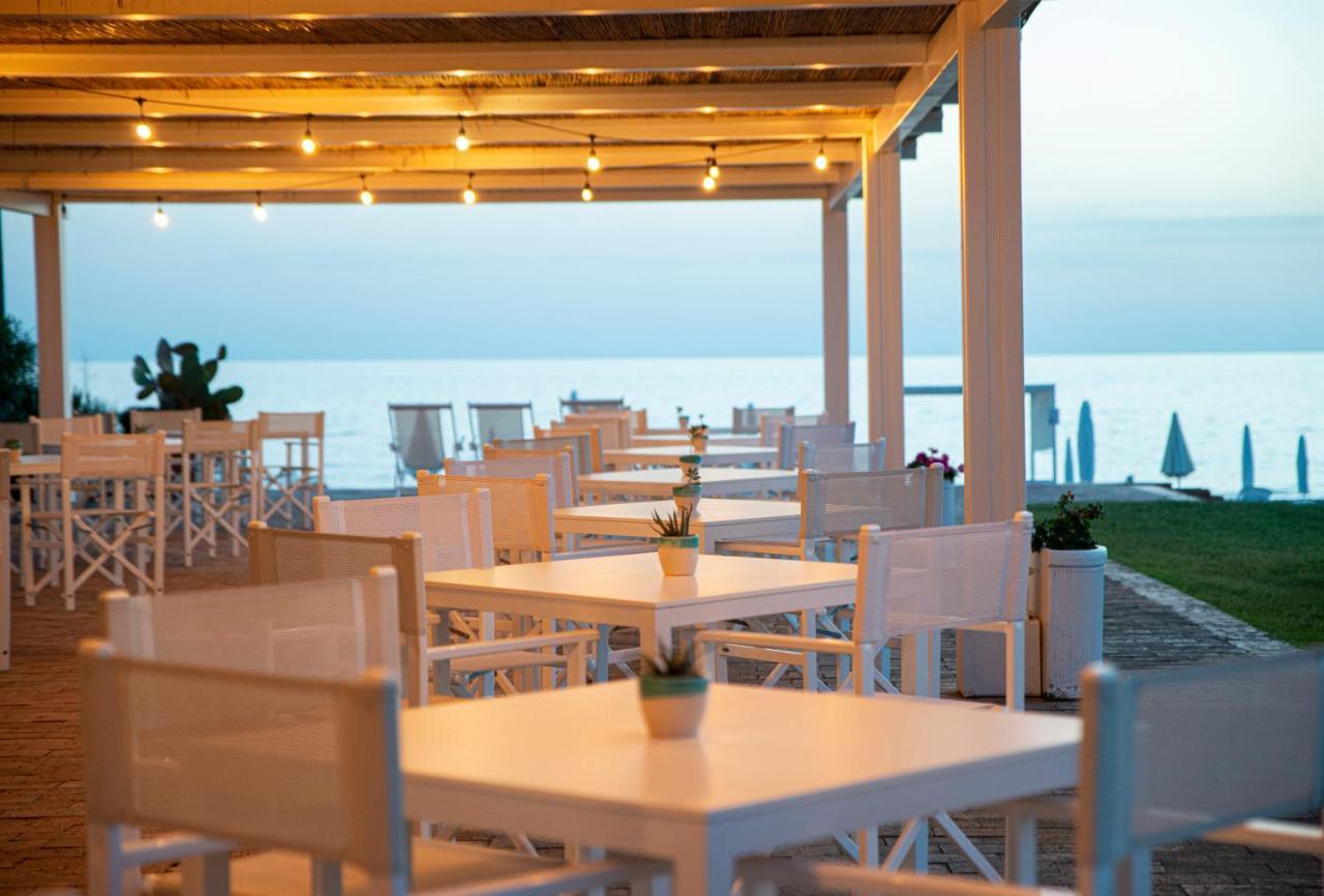 Hotel Schuhmann Paestum Bagian luar foto