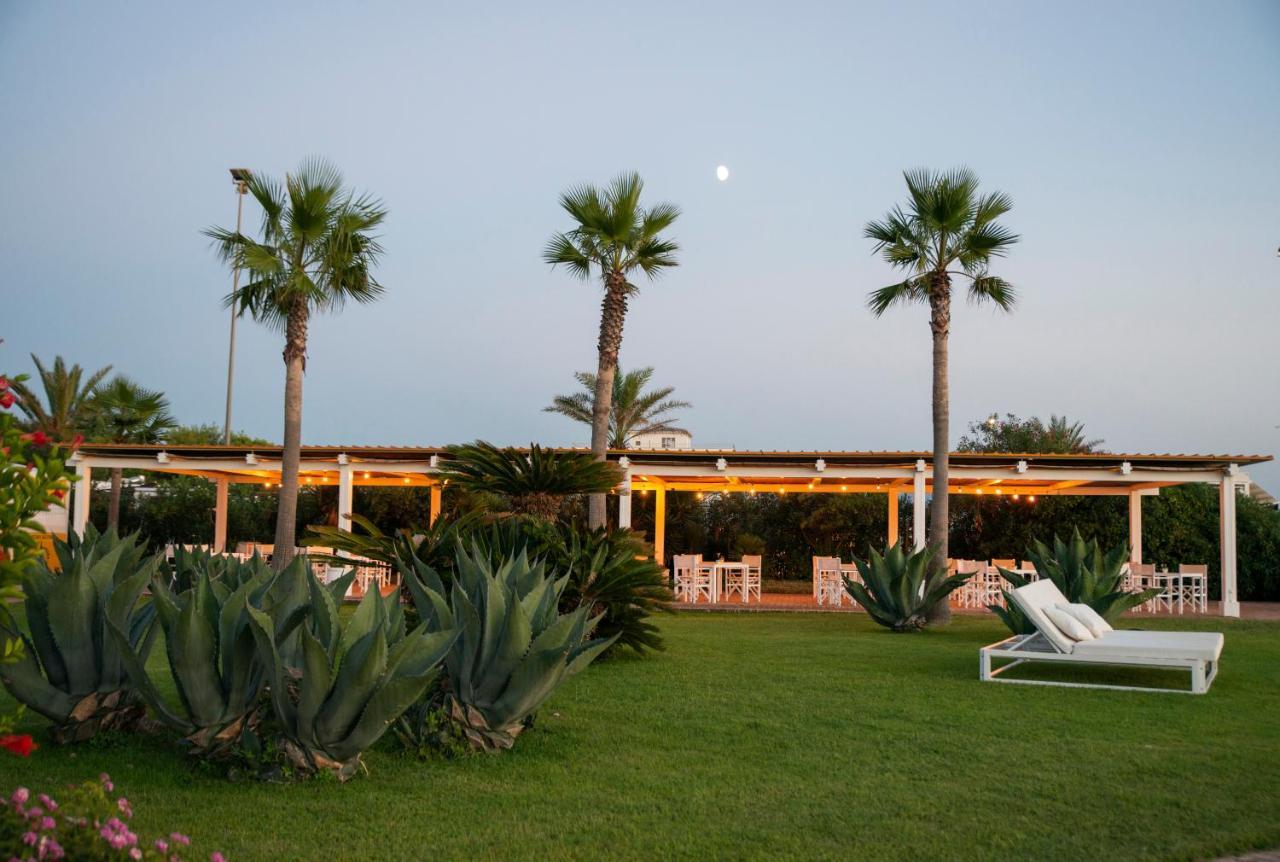 Hotel Schuhmann Paestum Bagian luar foto