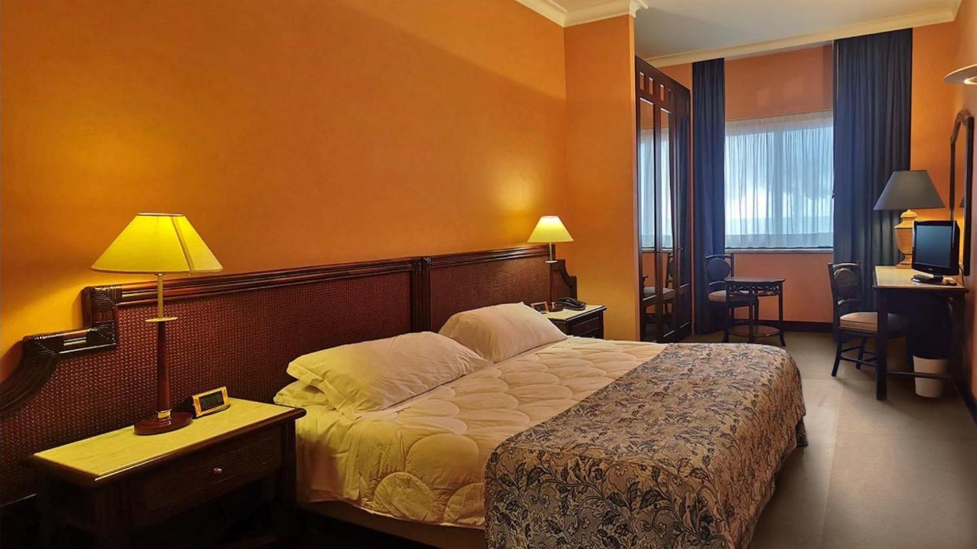 Hotel Schuhmann Paestum Bagian luar foto