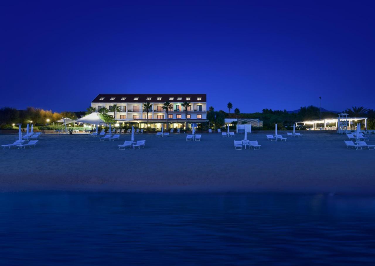 Hotel Schuhmann Paestum Bagian luar foto