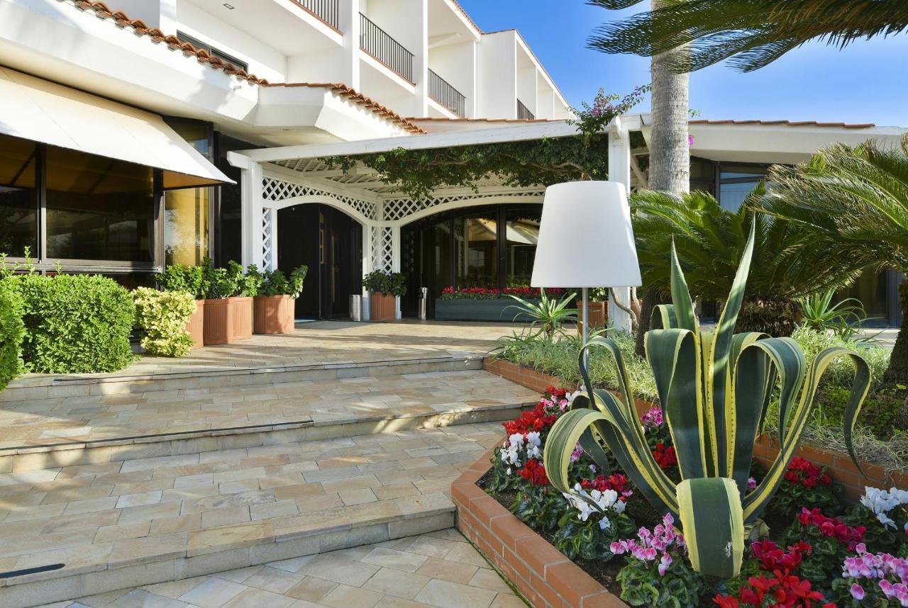 Hotel Schuhmann Paestum Bagian luar foto