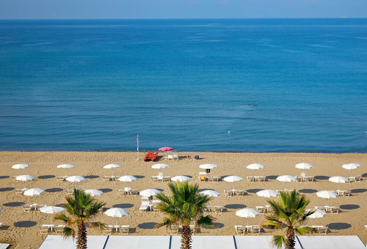 Hotel Schuhmann Paestum Bagian luar foto