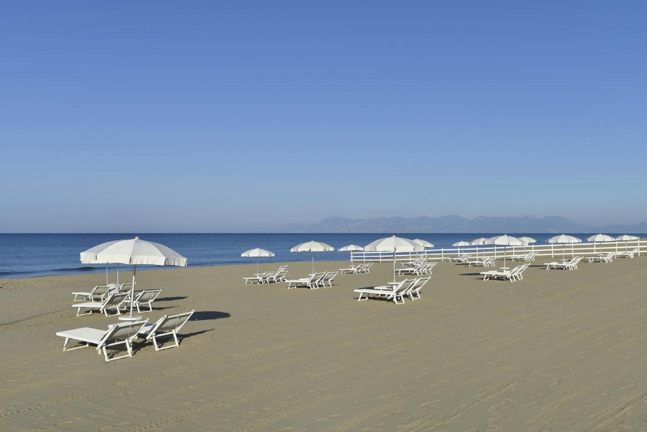 Hotel Schuhmann Paestum Bagian luar foto