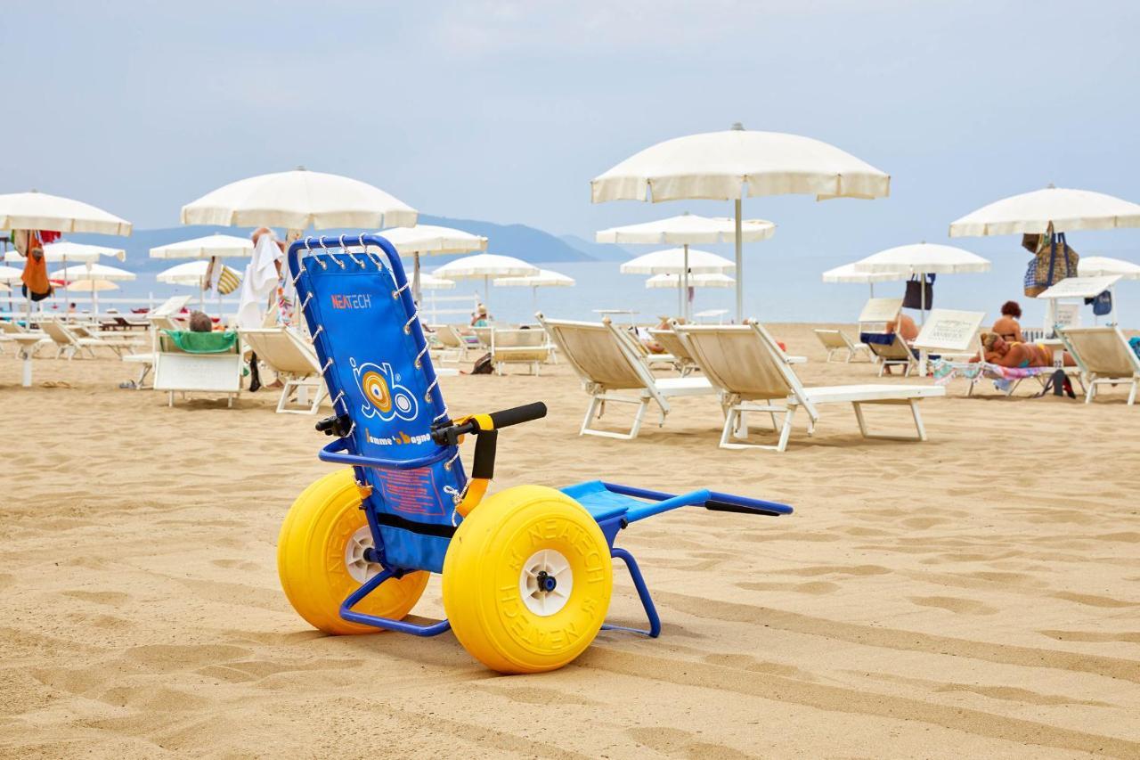 Hotel Schuhmann Paestum Bagian luar foto