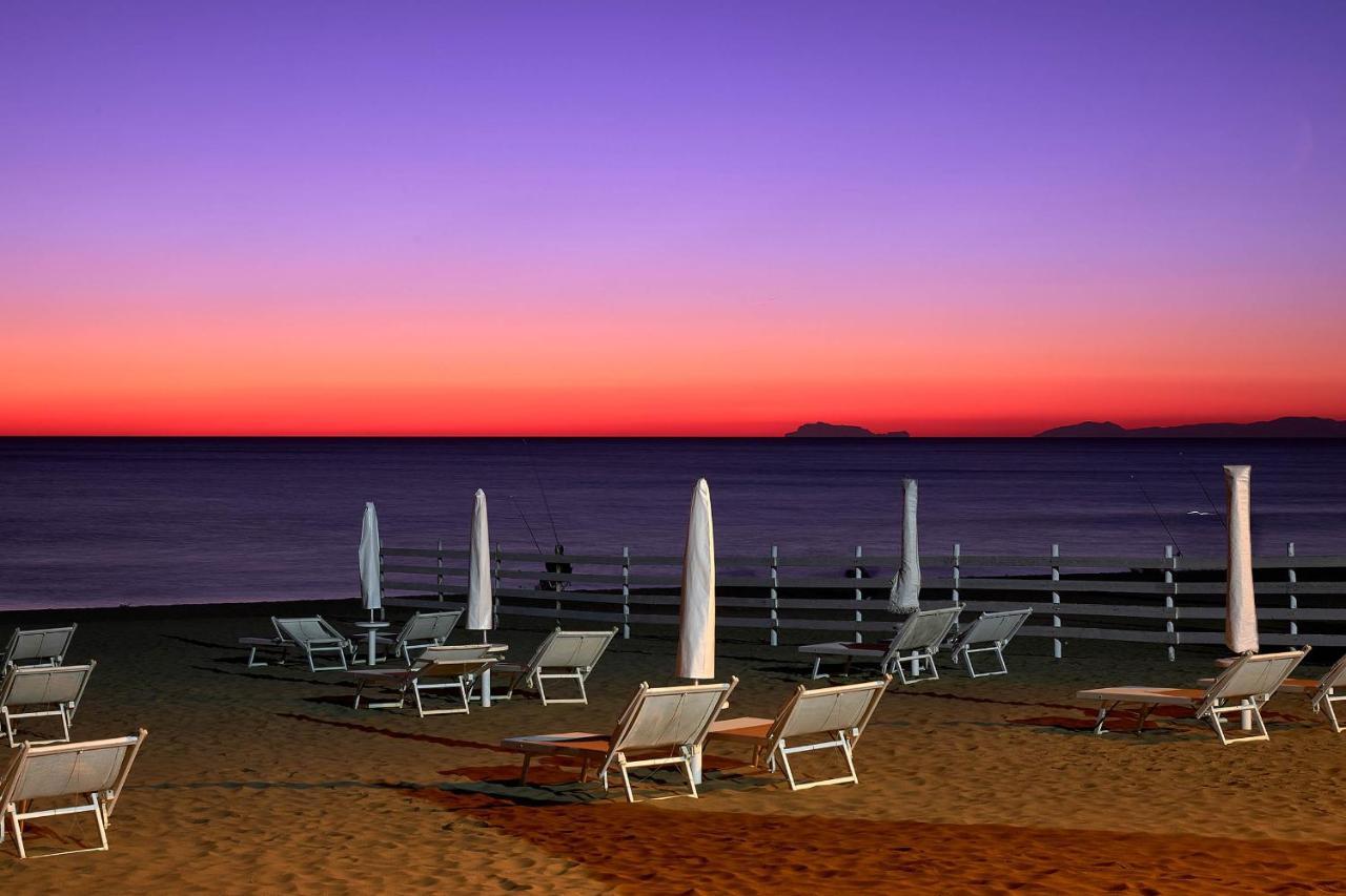 Hotel Schuhmann Paestum Bagian luar foto